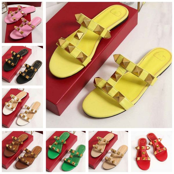 2023 Sandalias de diseñador Moda clásica Nuevas sandalias para mujer Zapatillas con elementos decorativos de cuero de grano exclusivo V