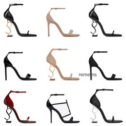 Designer Sandalen OPYUM Hoge Hakken Vrouwen Open Teen Naaldhak Klassieke Metalen Letters Sandaal Mode Stylist Schoenen Stofzak