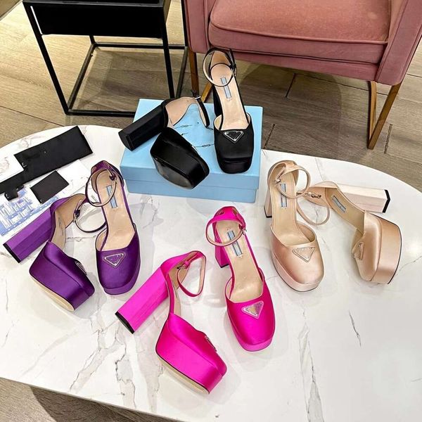 Sandalias de diseñador Plataforma de la plataforma zapatos de vestir moda de satén de 13 cm de espesor zapatos para mujer con correa de tobillo de cuero 35-42 2024