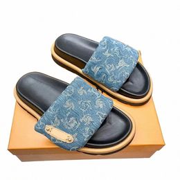 Sandalias de diseñador Piscina Tobas Tobogadas parejas Menigradores Mujeres Summer plano estampados clásicos fi sliders de lujo acolchado sandale frt