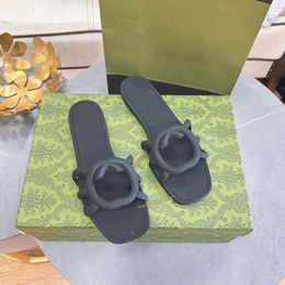 gucchi Sandalias de diseño Tacones planos de goma zapatillas para mujeres Luxury Luxury Summer Zapatos Tallas Tallas Slides Claquette Sandles Femenino