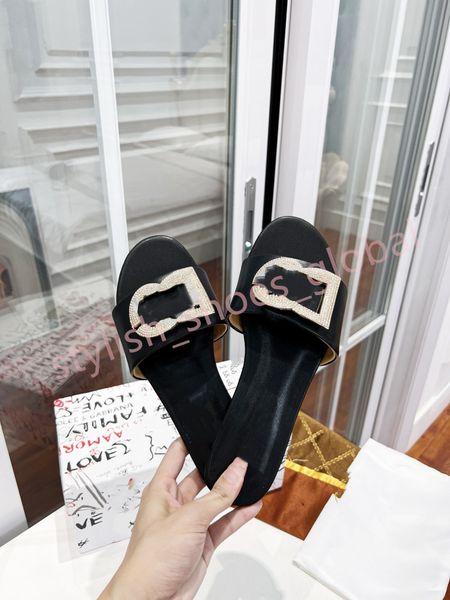 sandales de créateurs chaussures pantoufles à fond plat diapositives chaussures de chambre pour femmes pantoufles minimalistes d'été sandales d'extérieur légères