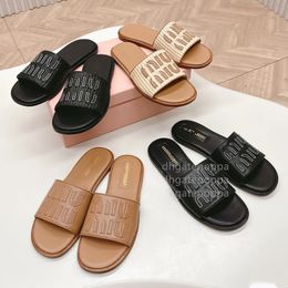 Designer sandalen schoenen voor vrouwen zijde luxuiy platte slippers zomer strand sandaalklasse outdoor strand feestschoenen zachte zool sandalen platte slippers