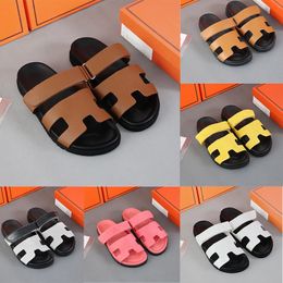 Designer Sandals glissades pantoufles sandales pour femmes chaussures de luxe en cuir en cuir pantoufle sandale d'été
