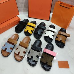 Sandalias de diseñador zapatillas Chypre para mujer de cuero de cuero de cuero azul fucsia naranja platos de gamuza negra tobogane