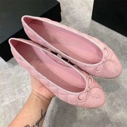 Designer Sandals Slippers Designer Luxury Dhoes Ballet Flat Challe Brand Chaussures en cuir matelas