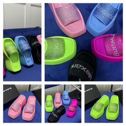 Sandales de concepteurs pantoufles de luxe pour femmes matériaux strass de joie de velcro fête des chambres douces gai taille 35-42 6cm-10cm