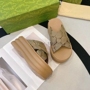 Sandales de concepteurs Slippers Slide Sandale Slide pour femmes avec bordel G Couleur solide épais Bottoir 5cm Caoutchouc Soft Cuir Backle Black Mens Slippers 5.8 01