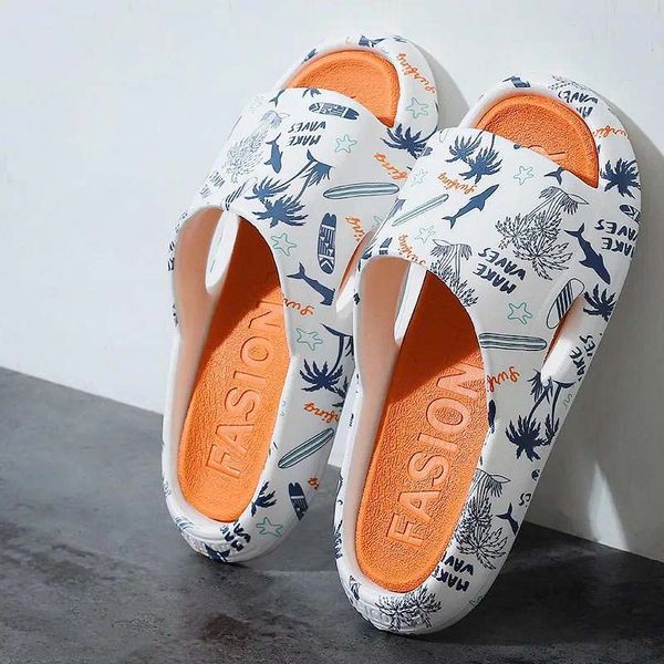 Sandalias de diseñador Zapatillas de verano para hombres y mujeres Zapatos con forma de diapositivas multicolores Plantilla moldeada en suela de goma tonal con relieve en el lado exterior Alfabeto Sandalia para dama