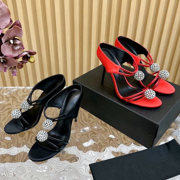 Sandales de créateur Summer Nouveau femme Slim High Heel Sandales High Luxury Crystal Decor