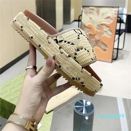 Designer Sandalen Zomerplatform Casual Fashion Golden Letter Flat Bottom Ladies Fisherman Shoes Leather 2023