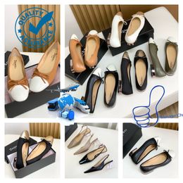 Sandalias de diseñador con cajas Repettar zapatillas de lujo Vacaciones para mujeres Talillo de baile Talillo de baile zapatillas de moda Tamaño de deslizamiento 35-39 Gai