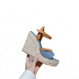 Designer sandalen met gesp G Damesschoenen Zwart Slingbacks Pomp met middelhoge hak Dikke enkelband Dameskleding Schoenen Casual stijl Italië gemaakt Maat 35-41