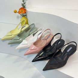 Sandales de créateurs femme P triangle marque sandales à bout pointu printemps été noir blanc rose vert jaune mode sandales à talons chat