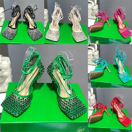 Sandalias de diseñador para mujer, zapatillas de tacón alto de cuero con diamantes de imitación, sandalias de malla, zapatos elásticos brillantes para fiesta y boda, novedad