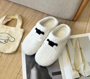 Sandales de créateurs Femmes Accueil Fourrure Fluffy Sippers Hiver Intérieur Maison Pantoufle Diapositives Noir Et Blanc Fourrure Fuzzy Sliders Dames Plat Mule Piscine Sandels jia