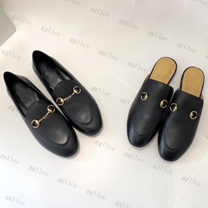 Mujeres mocasines zapatillas de diseñador mulas deslizizas de piel de piel mocasins cadena de metal calzado casual encaje de terciopelo zapatillas de vestido de cuero genuino
