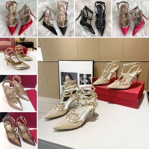 Designer Sandalen Women wijzen High Heels Rivets Wedding Shoes Summer Luxury merk Sexy twee riemen Echte lederluxury Patent Leather Dunne Heel Designer Dia's