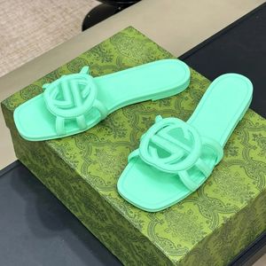 Sandales de concepteur Slippers pour femmes pantoufles en caoutchoucs de plage plate pour femmes Gelés d'automne d'été Orange Mules extérieures Sandales de luxe imperméables AAA + 06