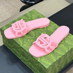 Sandales de concepteur Slippers pour femmes pantoufles en caoutchoucs de plage plate pour femmes Gelés d'automne d'automne d'automne extérieur Sandales de luxe imperméables AAA + 03