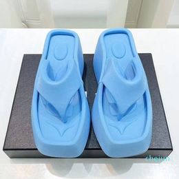 Sandalias de diseñador Zapatillas de mujer Zapatillas de moda aumentadas de suela gruesa para exterior