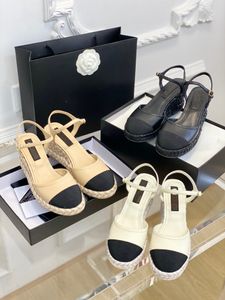 Designer sandalen vrouwen sexy hoge hakken buiten comfortabele platte schoenen trouwjurk zwart witte schoen enkelband sandalen met doos 35-40