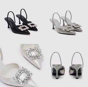 Designer Sandales Femmes Chaussures Mode Satin Pointu Talon Haut Robe Chaussure Classique Boucle Carrée Eau Diamant Fête Chaussures De Mariage