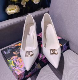 designer sandales femmes chaussures hautes talons sandale noire vides single chaussures de luxe en cuir breveté fin de mariage à talons