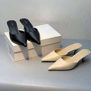 Designer Sandals Femmes Slide Talons Chaussures Le chat français Muller Slippers Hollow à tête en cuir Point