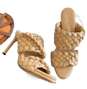 2022 Designer Sandales Femmes Tissé Talons Hauts Courbe Sandale Allongé Almond Toe Mules Mode Luxurys Femmes Chaussures