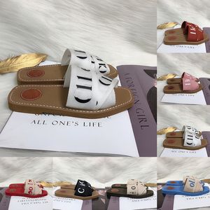 Designer Sandalen Woody Slippers Luxe Canvas Vierkante Teen Letterborduurwerk Zomer Mode Sandaal Platte Mule 2024 Outdoor Glijbaan Maat 35-41 sandles cloe