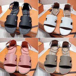 Klassieke gesp Designer Sandalen Platte enkelband Damesmode Open teen Casual Flats schoenen Zomer Kantoor Outdoor Strand Slippers Vakantieschoenen 35-41 Met doos