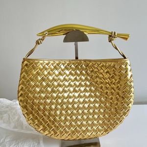 Diseñador Bolso de bolso tejido de sardine Bolso de hombro hecho de material de cuero de vaca genuino con manijas de metal y tejido clásico combinado con arte elegante y de moda de 32 cm