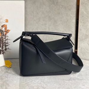 Designer satijnen koeienhuid crossbody tas Loewees 10A topkwaliteit puzzel reliëf crossbody handtas luxe brede schouderband ontwerp enkele schoudertas handtas