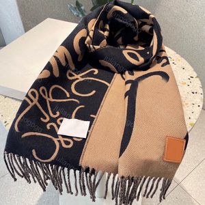 Écharpe de créateur Foulards en cachemire pour hommes femmes Designer de luxe Mode Pashmina Hiver Chaud Wraps Unisexe Casual Tendance Châles Bonnets Kaki Cape Accessoires