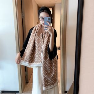 Foulard de créateur Écharpe de mode pour femme Écharpe de luxe Cachemire Épais Châle Femmes Hiver Longues Wraps Hijab avec Gland Bufanda foulard Écharpe douce port confortable