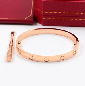 Bracelet de concepteur Bijoux de bijoux de marque Bangle Gold plaqué en acier en titane pour femmes Bracelets classiques SIRCH CLASS