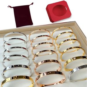 Designer schroefarmband Luxe sieraden merkarmband 18K verguld titanium staal diamant voor dames heren zilveren klassieke armbanden feestcadeau armbanden set 1