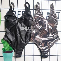 Diseñador Lentejuelas Bikini Sexy Trajes de baño de cintura baja Traje de baño sin espalda de lujo Trajes de buceo acolchados para surf Trajes de baño de dos piezas