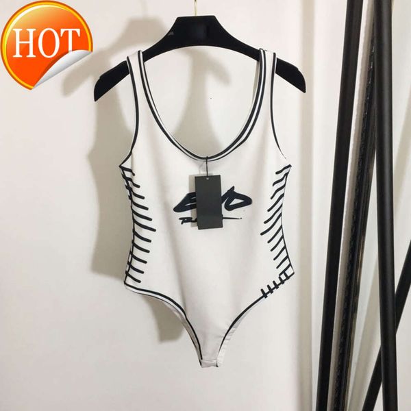 Designer Sexy Bikini sets 2024 Nouvelle mode de maillot de bain Femmes Sous-vêtements F S Femmes de maillot de bain en un morceau de bain Sexy Summer