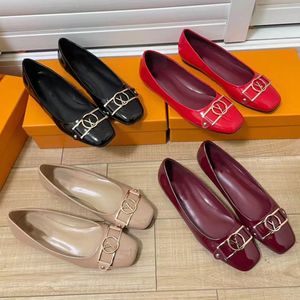 Designer SHAKE Loafers Pomp Vrouwen Hoge Hakken Sexy Glanzende Gesp Lederen ballet flats Effen Kleur Slip Op Loafer Dikke oude bloemen schoenen 03