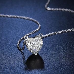 Ontwerpervormige hanger diamanten halsketting Sieraden Guardian Heart Love Planet Damesfestivalcadeau