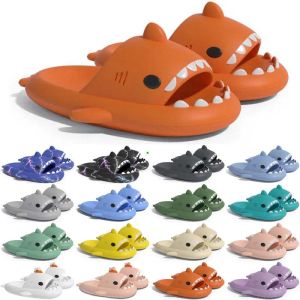 Livraison gratuite Designer Shark glisse une pantoufle de sandale pour les hommes femmes sandales Gai Pantoufle Mules Men Women Slippers Trainers Tongs Sandles Color15 Tendances