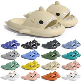 Gratis verzending Designer shark slides sandaal GAI slipper sliders voor mannen vrouwen sandalen slide pantoufle muilezels heren dames slippers trainers sandles color206