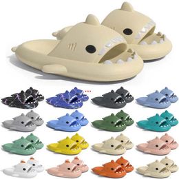 Livraison Gratuite Designer Shark Slides Sandal Slipper Sliders pour hommes Femmes GAI Sandales Slide Pantoufle Mules Hommes Pantoufles Formateurs GIF Tongs Sandles Color9