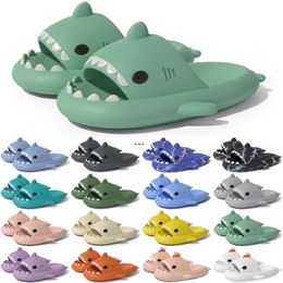 Vente promotionnelle et livraison gratuite Designer Shark Slides Sandal Slipper Sliders pour hommes Femmes GAI Sandales Slide Pantoufle Mules Hommes Pantoufles Formateurs Tongs Sandles Color56