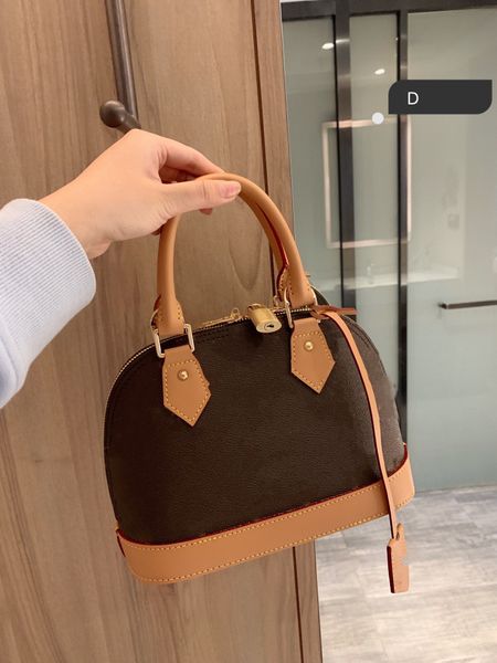 Designer Shell Épaule Bas Bandoulière Sacs Designers Hight Qualité Lady Cross Body Sacs Femmes Marque Lettres Petite Poignée Supérieure Sacs À Main Téléphone Bourse Portefeuille pour Les Filles