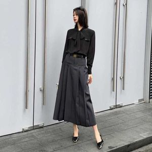 designer Shenzhen Nanyou Haut de gamme MIU Home Automne et hiver Jupe de style élégant avec 100 plis à l'avant et un design fendu à l'arrière pour une demi-jupe YAH6