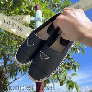 Plateforme de motif à plaid de chaussure de créateur Chaussures de skateboard en cuir en cuir classique pour le cuir en cuir Men de swate
