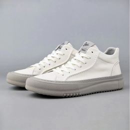 Chaussure de créateur Chaussures de planche masculines mode européenne Station de vache masculine en cuir de vache chaussures décontractées haut de gamme Chaussures de luxe confortables Affaires commerciales populaires